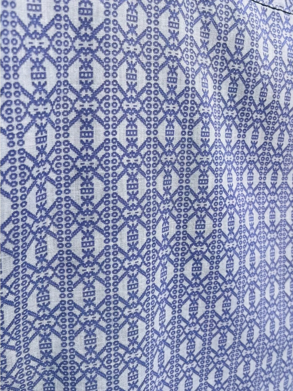 Men's Short-Sleeve Button-Down Shirt in Light Lavender Geometric Print